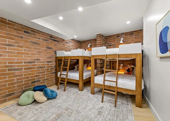 The Speakeasy: Brand New Pool, Hot Tub, Sauna, Cold Plunge *