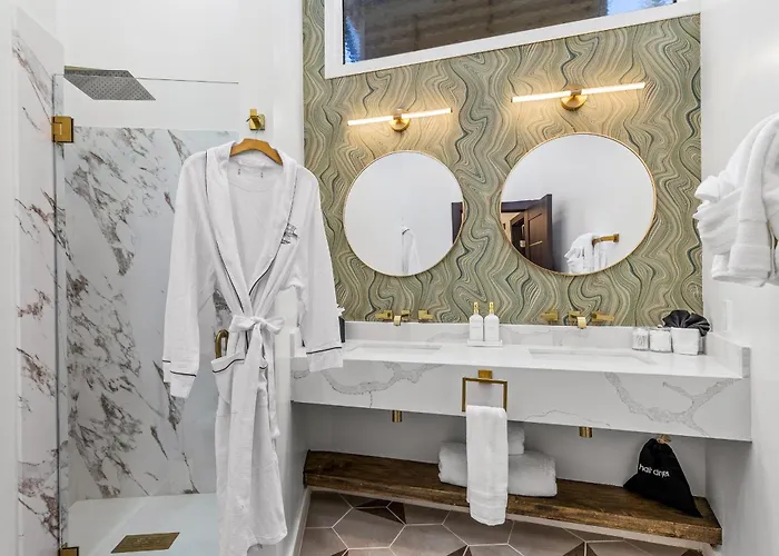 Holiday home The Speakeasy: Brand New Pool, Hot Tub, Sauna, Cold Plunge *