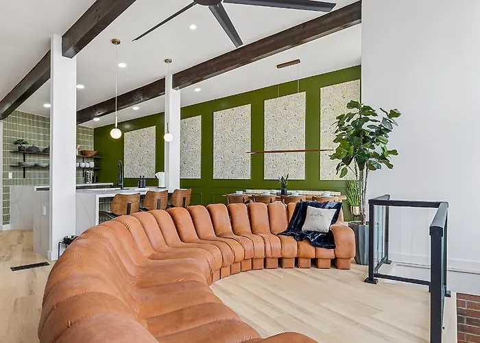The Speakeasy: Brand New Pool, Hot Tub, Sauna, Cold Plunge Holiday home *