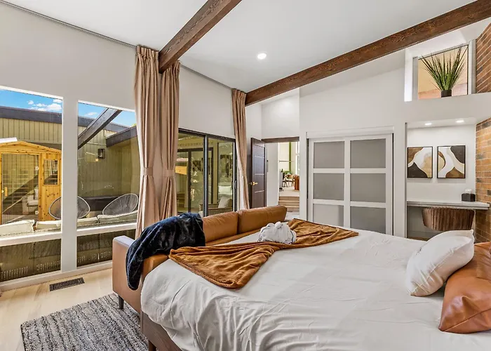 The Speakeasy: Brand New Pool, Hot Tub, Sauna, Cold Plunge *