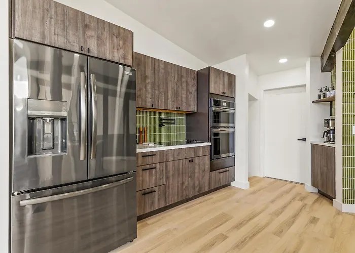 The Speakeasy: Brand New Pool, Hot Tub, Sauna, Cold Plunge Holiday home *